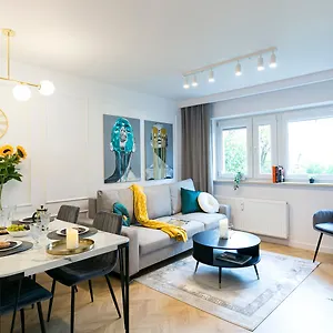 Zablocinska 6 - Bezplatny Parking - Apartament Dla 6 Osob - 400m Do Stacji Metra - Better , Warszawa Polska